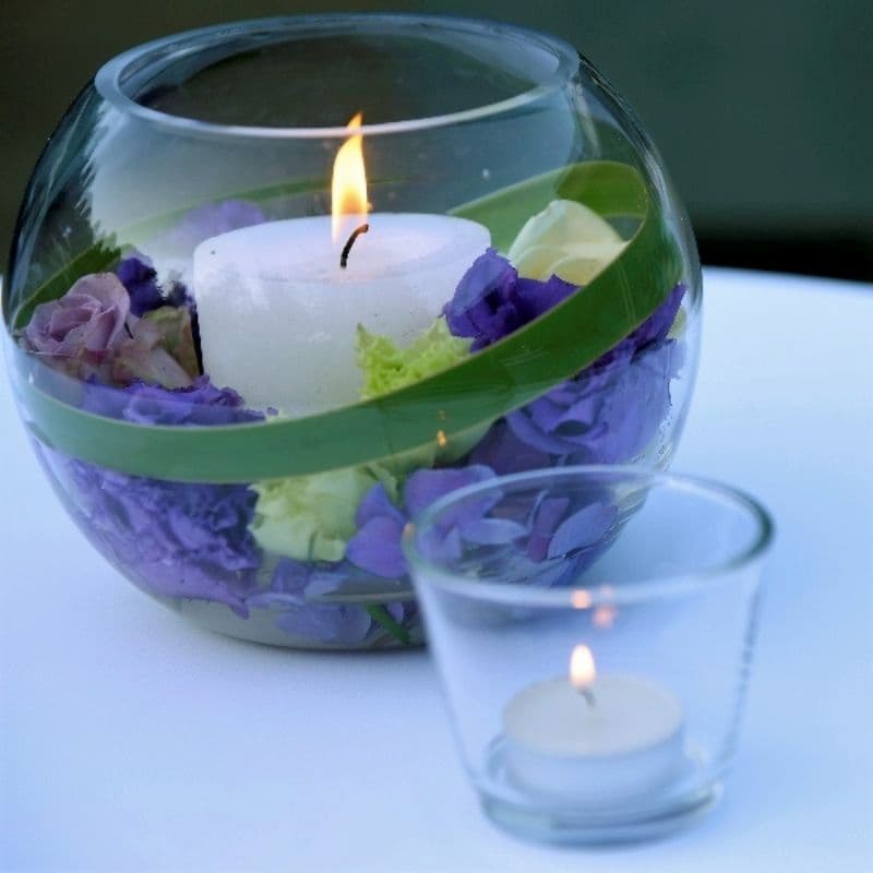 Kugelglas mit Kerze